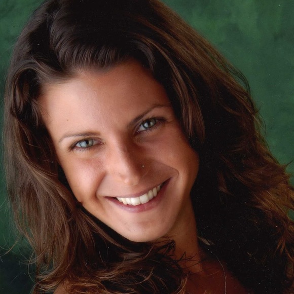 Meet your Posher, Alexandra - Picture 1 of 1